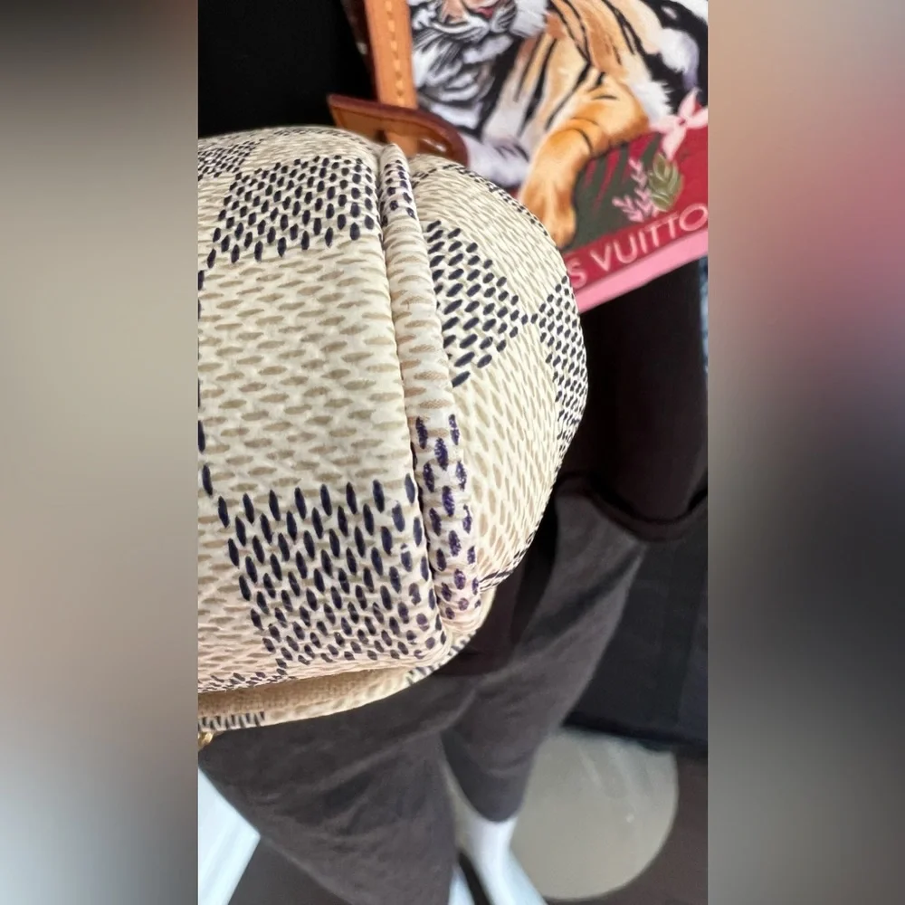 Authentic Louis Vuitton Favorite PM in Damier Azur Canvas - Picture 7 of 16